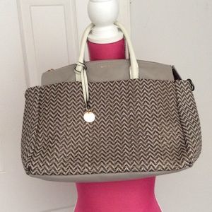 Gorgeous Dimoni leather woven bag